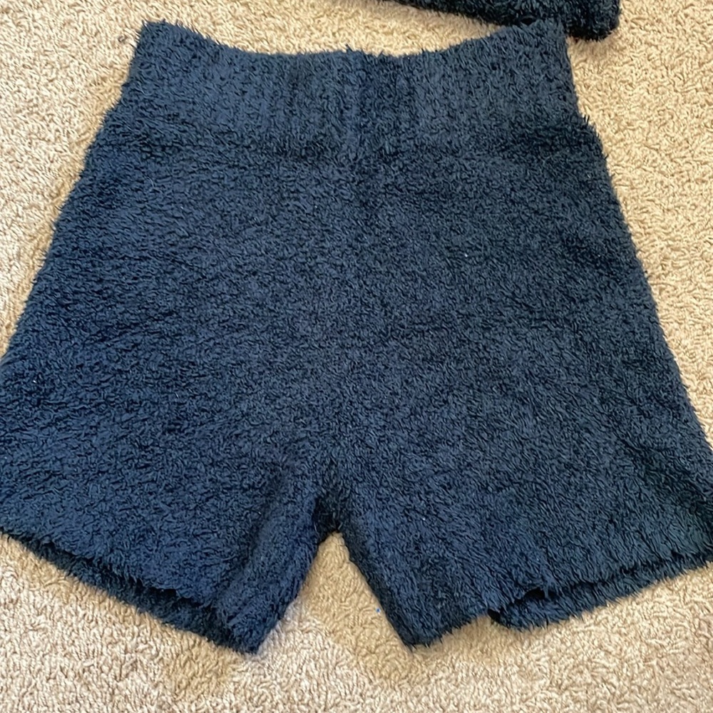 SKIMS Cozy Fuzzy Tank and Shorts Set - Picture 2 of 7